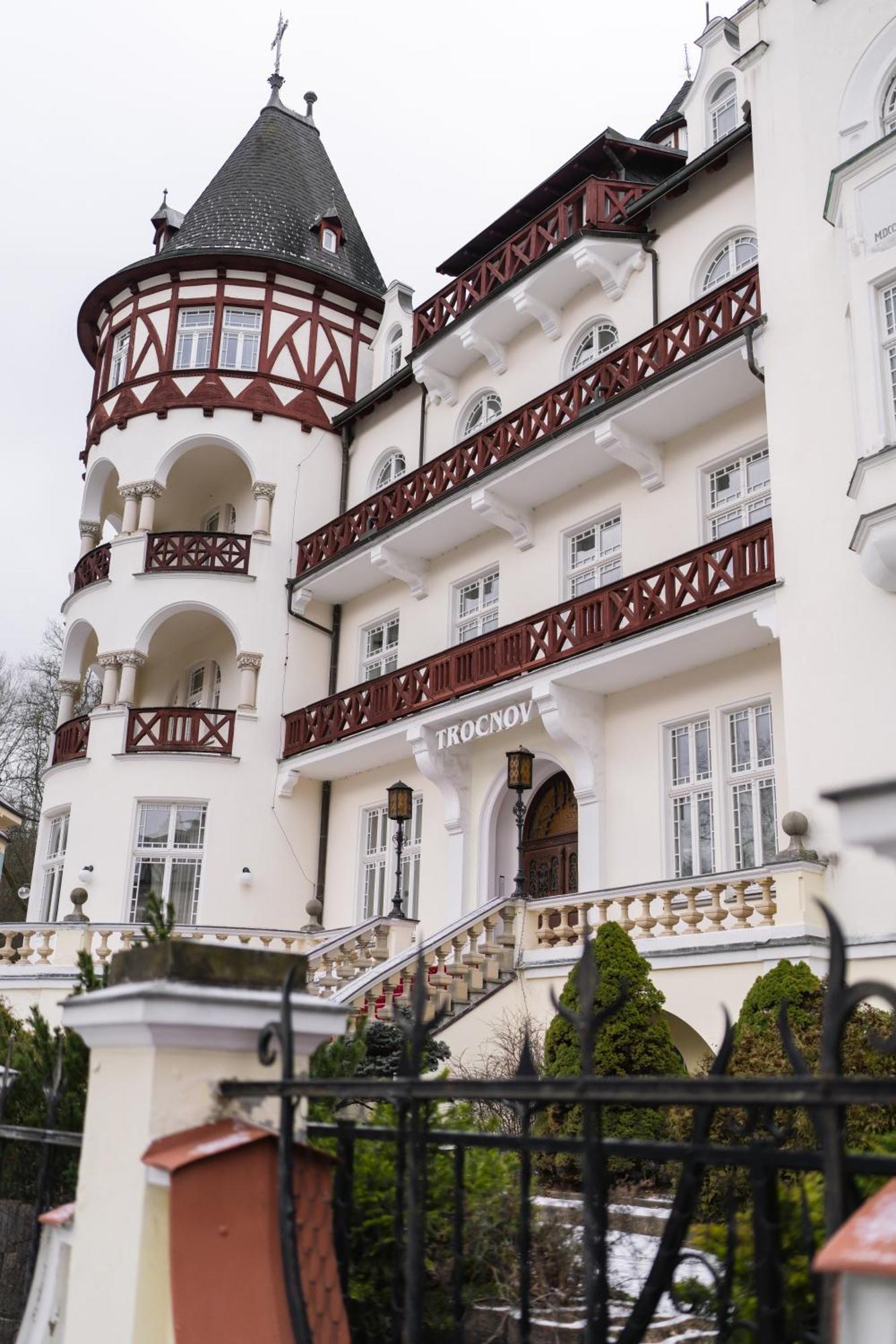 Spa Hotel Villa Smetana 카를로비바리 외부 사진