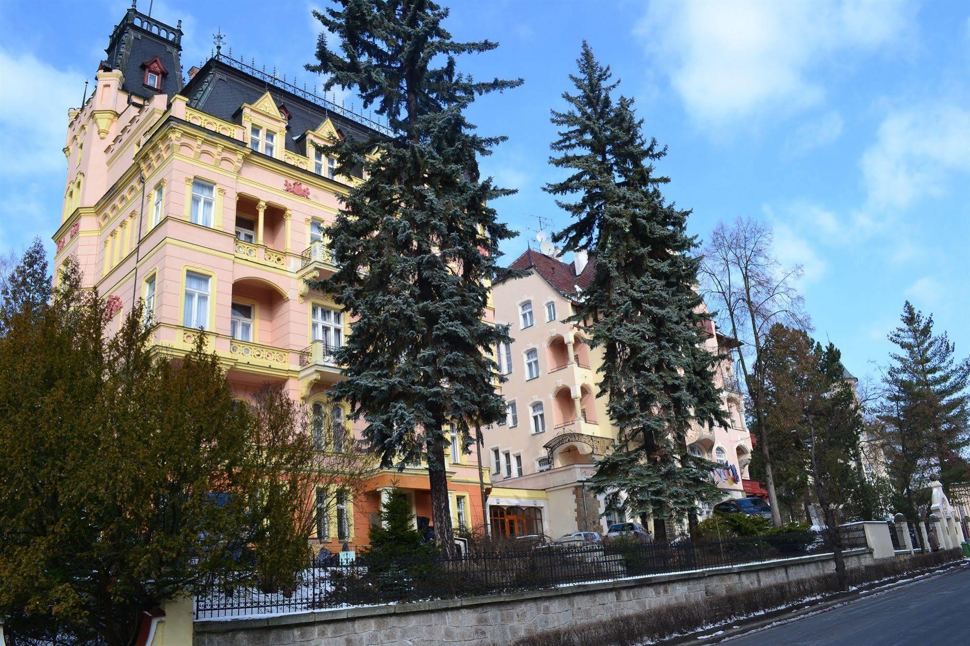 Spa Hotel Villa Smetana 카를로비바리 외부 사진